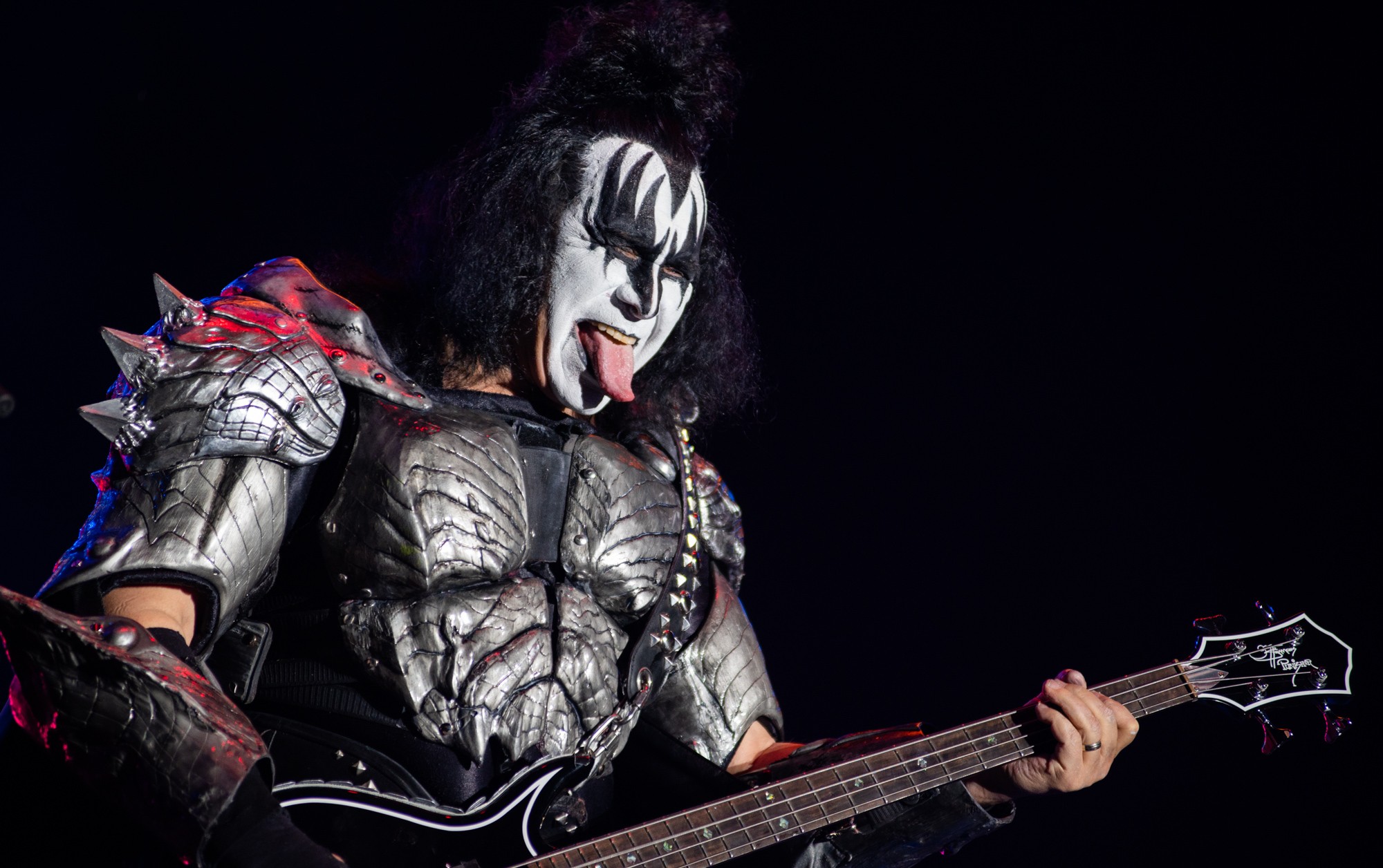gene-simmons-se-envolve-em-acidente-de-carro-apos-desmaiar-ao-volante