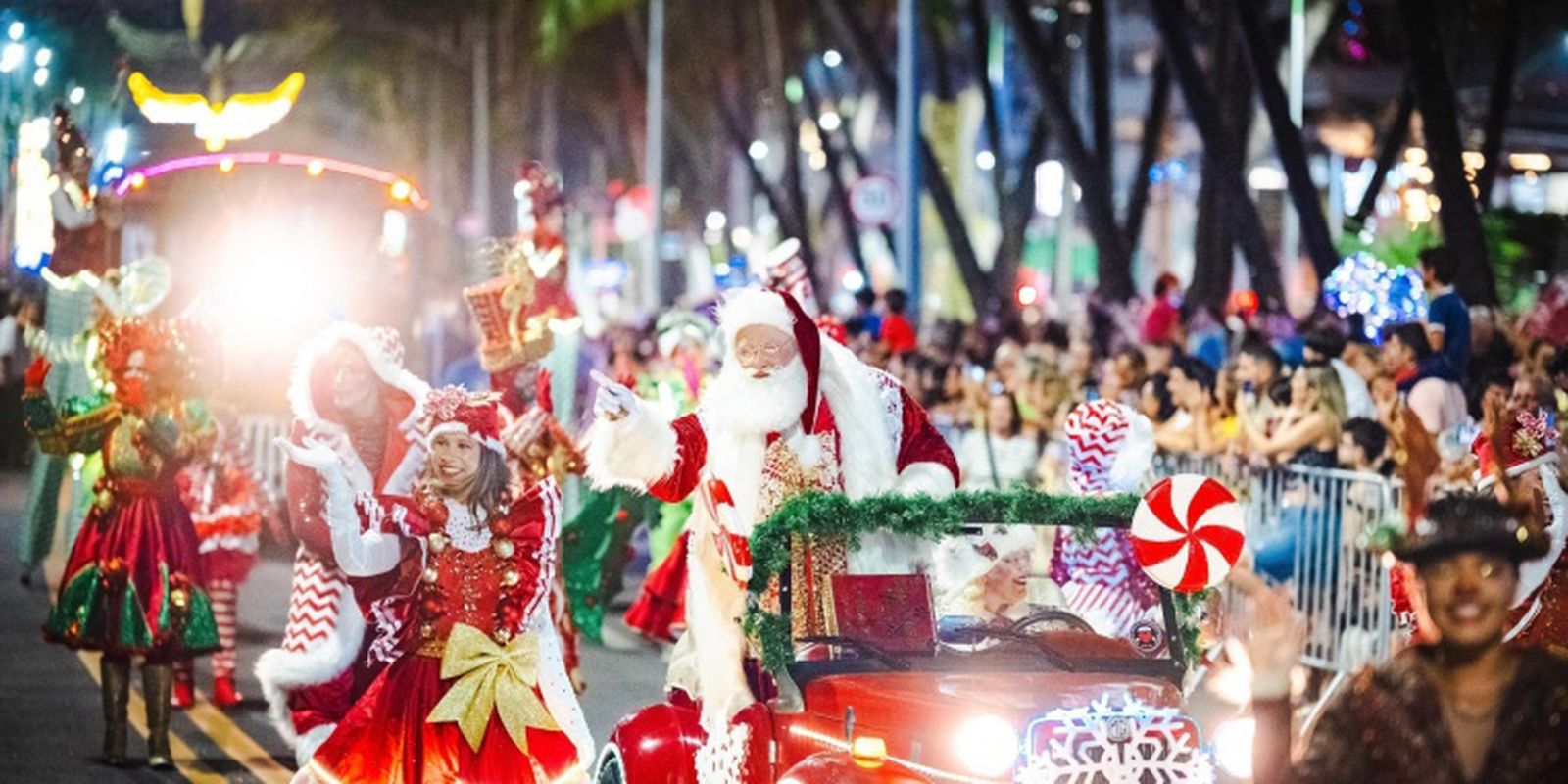 parada-natalina-une-papai-noel-a-tradicoes-locais-em-maceio