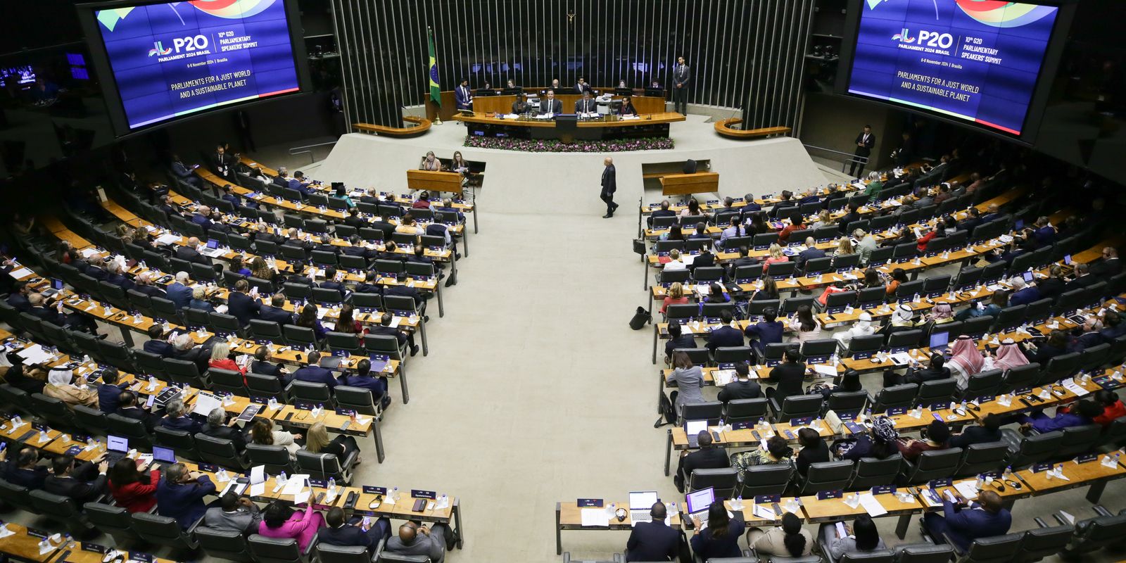 fachin-discursa-no-congresso-e-defende-independencia-dos-poderes