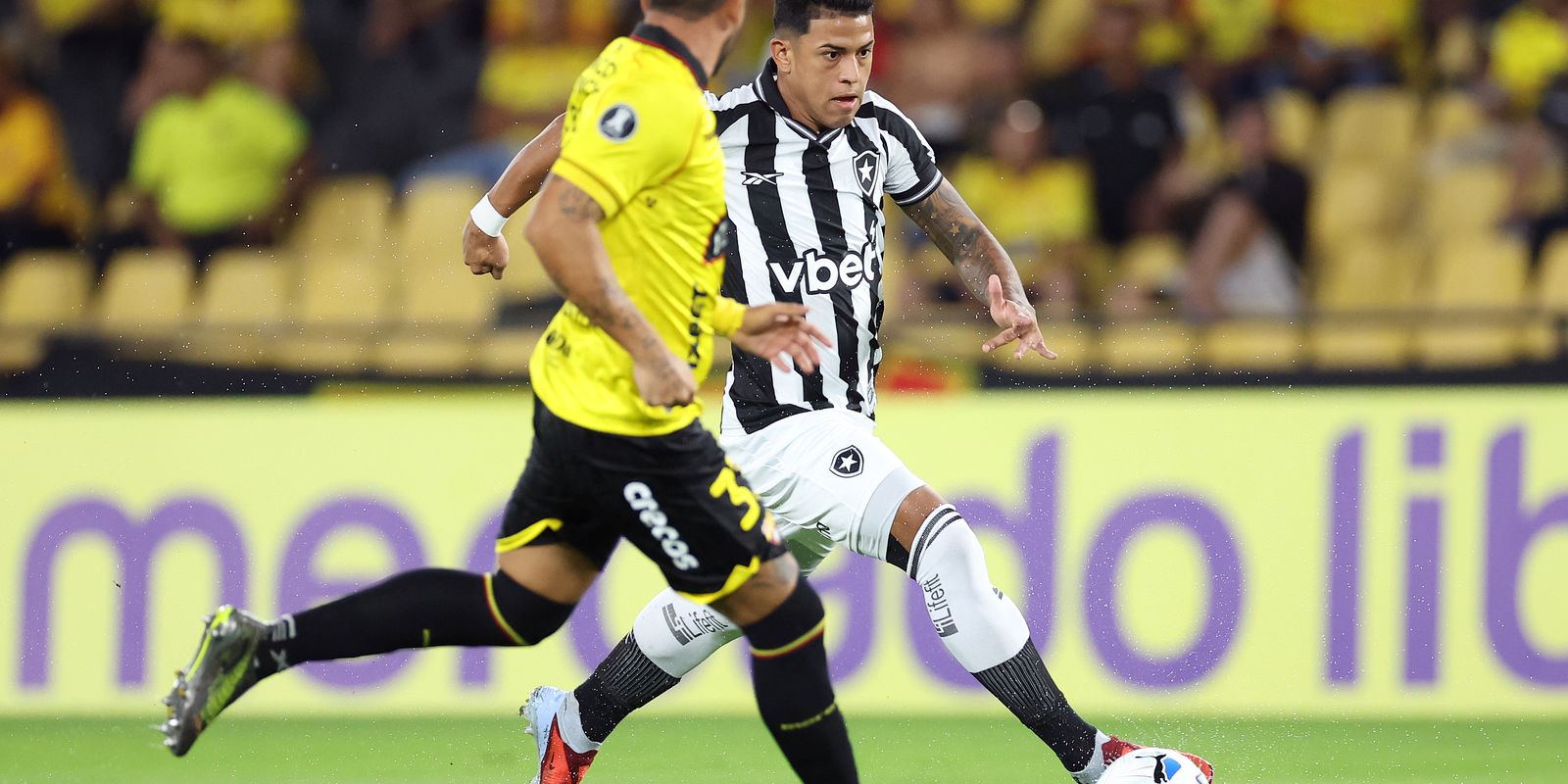 pre-libertadores:-botafogo-arranca-empate-com-barcelona-em-guayaquil