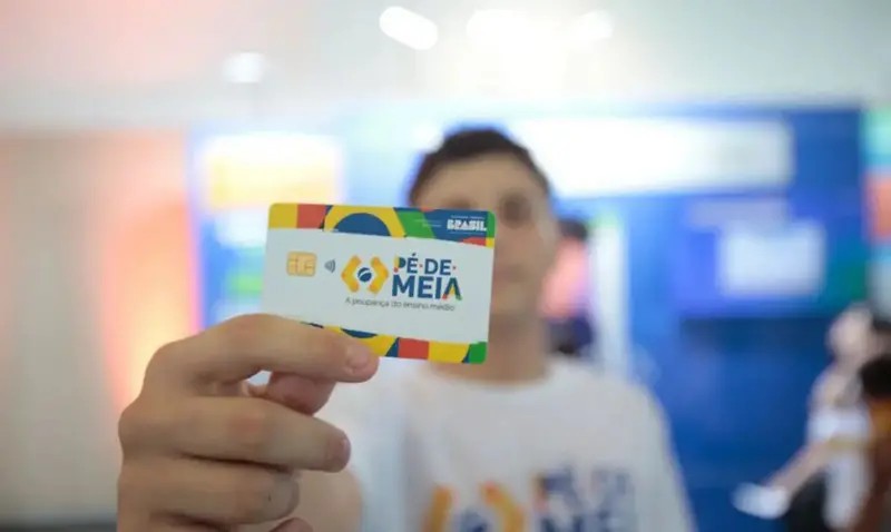 pe-de-meia:-quando-quem-se-formou-no-ensino-medio-ganhara-o-incentivo-de-r$-3-mil?-datas-variam-de-um-estado-para-outro;-veja-cronograma