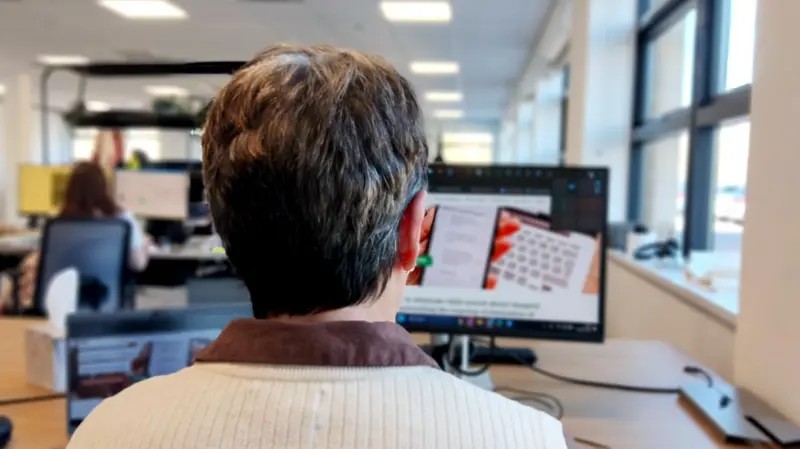 como-uniforme-escolar-ajudou-organizacao-a-identificar-vitima-de-abusos-sexuais-postados-na-internet