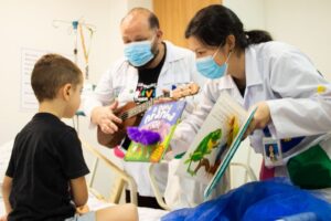 dia-do-livro-infantil:-historias-com-monstros-e-animais-sao-as-favoritas-de-criancas-hospitalizadas;-veja-lista