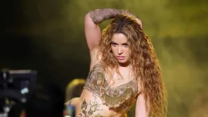 ‘estoy-aqui,-i’m-here,-soc-aqui’:-o-que-o-cerebro-de-shakira-revela-sobre-quem-fala-mais-de-um-idioma-(ela-domina-6!)