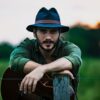 Gabriel Sater canta sucesso caipira de 1931, em feat com Jackson Antunes, no álbum autoral ’25 anos de música’