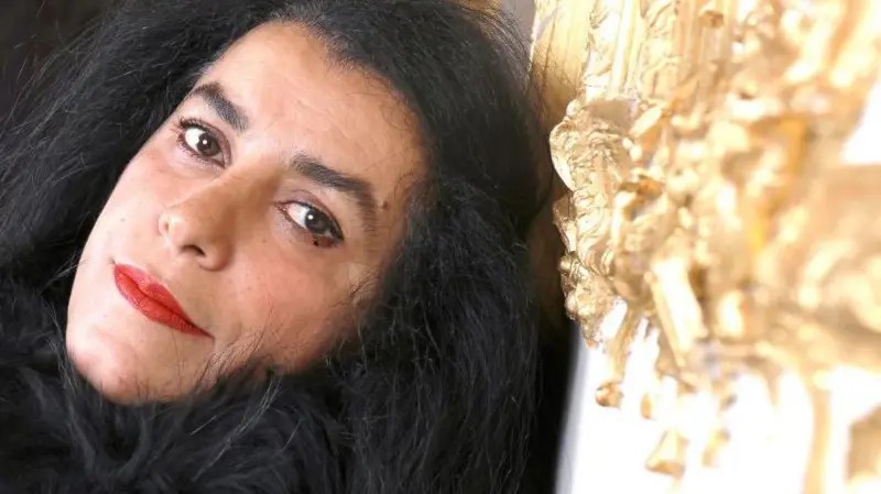 ‘aos-10-anos,-me-preparava-para-ser-prisioneira-politica’:-marjane-satrapi,-a-autora-que-retratou-transformacao-do-ira-sob-a-revolucao-islamica