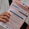Redação do Enem 2025: apenas 10 participantes tiraram nota mil; leia exemplos