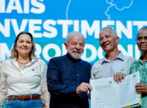 bolsonaro-esta-tendo-o-direito-de-se-defender,-diz-lula