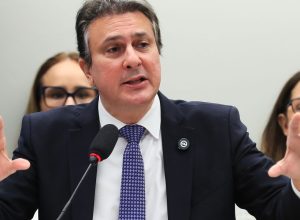 populacao-deve-cobrar-camara-sobre-pec-da-blindagem,-diz-ministro