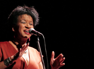 jucara-marcal-tem-lancado-album-com-o-show-em-que-a-morte-lhe-caiu-bem