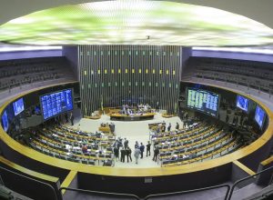 parlamentares-se-dividem-entre-apoios-e-criticas-a-prisao-de-bolsonaro