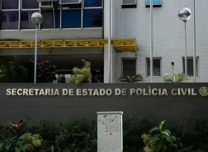 rio:-policia-impede-atentado-e-apreende-bombas-e-coqueteis-molotov