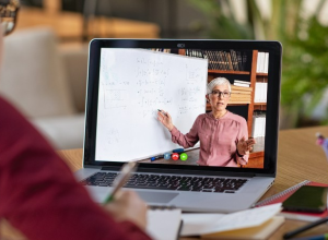 4-em-cada-10-alunos-da-ead-abandonam-a-graduacao-antes-do-fim,-aponta-levantamento