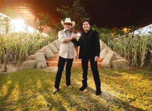 chitaozinho-&-xororo-trazem-vanessa-da-mata,-almir-sater-e-o-quarteto-traia-veia-para-a-‘roca’-em-album-audiovisual